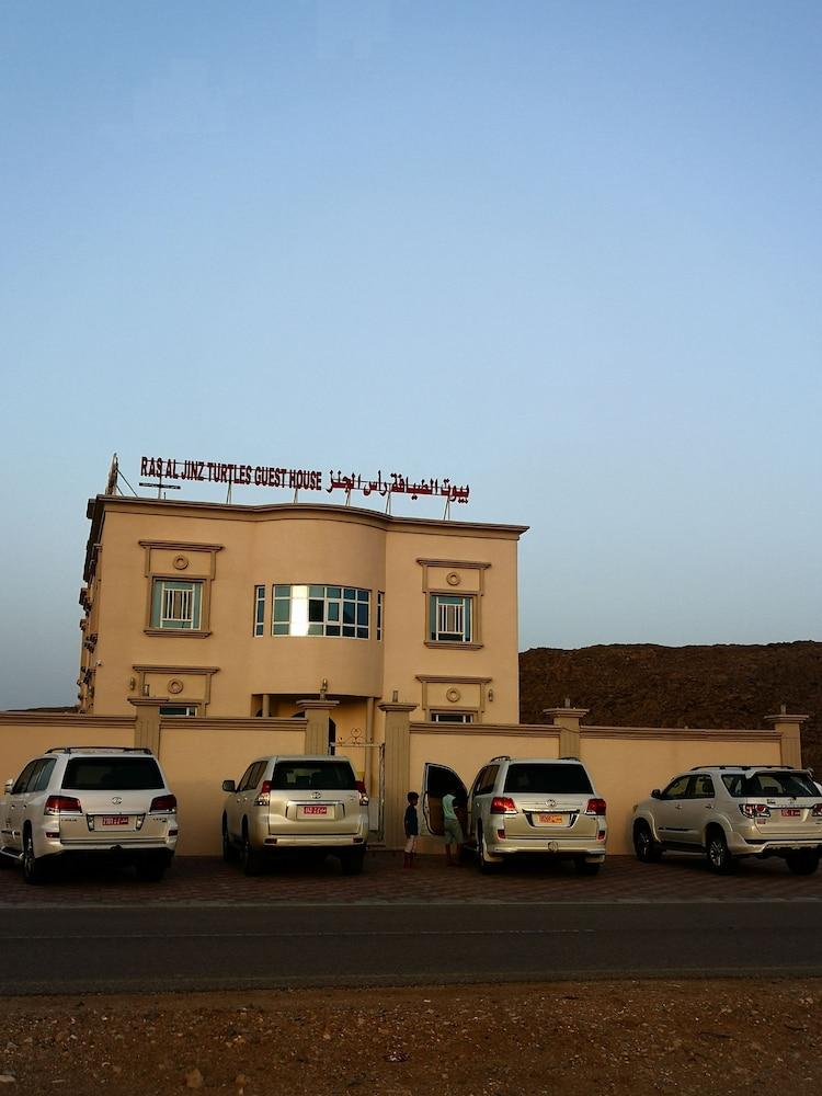ราส อัล ญินซ์ เทอร์เทิ้ล รีเสิร์ฟ Hotel Al Hadd ภายนอก รูปภาพ